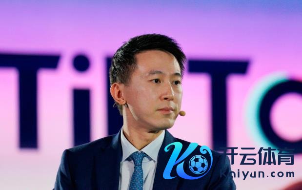 特朗普与周受资通话