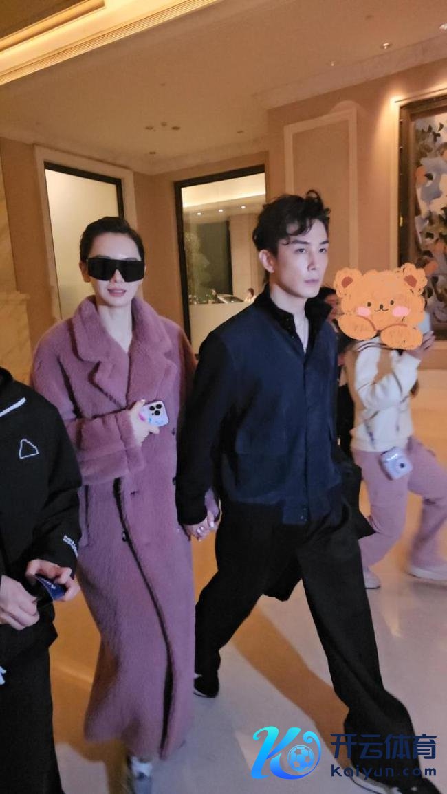 戚薇李承铉同台唱《郎的诱骗》 真佳偶甘好意思配合